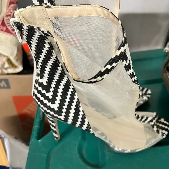 GUC SHEER BOOTIES - Picture 2 of 3